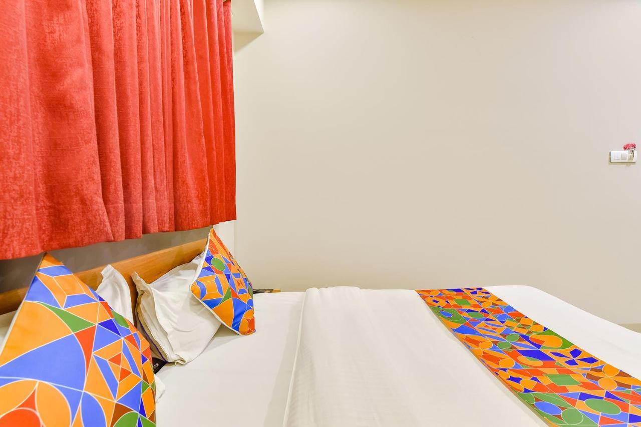 Fabhotel Happinex Surat Exterior photo