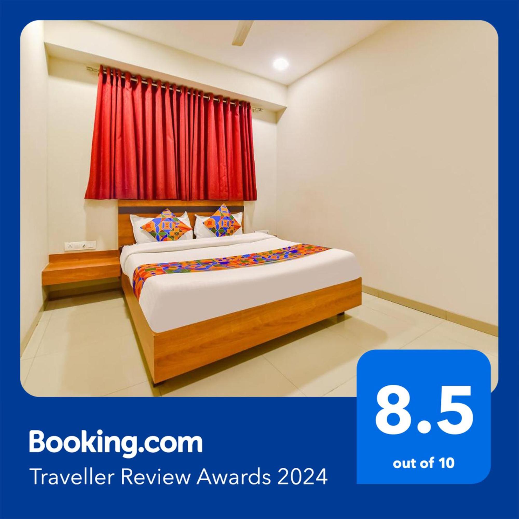 Fabhotel Happinex Surat Exterior photo